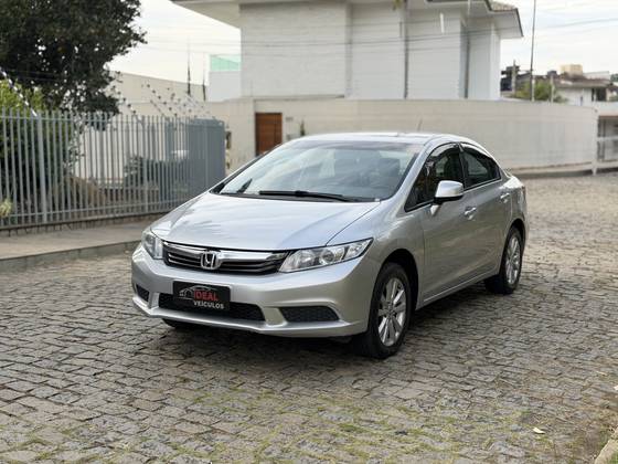 HONDA CIVIC 1.8 LXS 16V FLEX 4P AUTOMÁTICO HONDA CIVIC 1.8 LXS 16V FLEX 4P AUTOMÁTICO